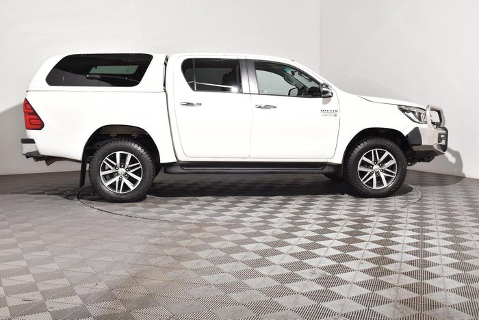 2015 Toyota Hilux SR5