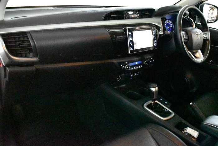 2015 Toyota Hilux SR5