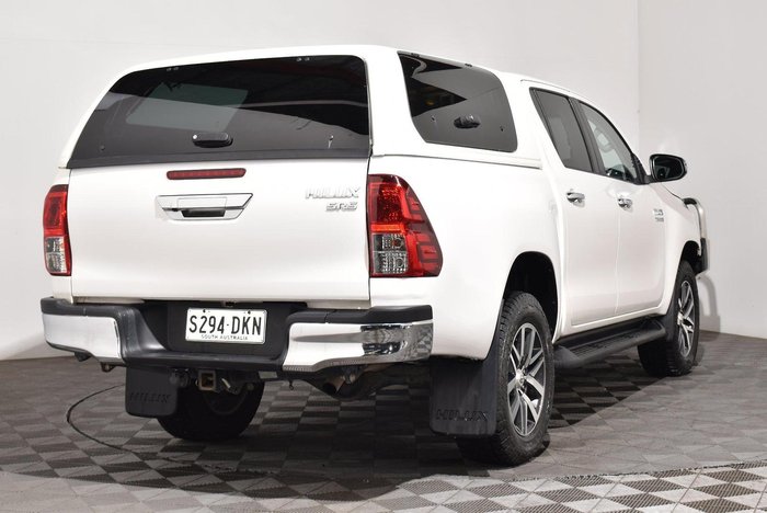 2015 Toyota Hilux SR5