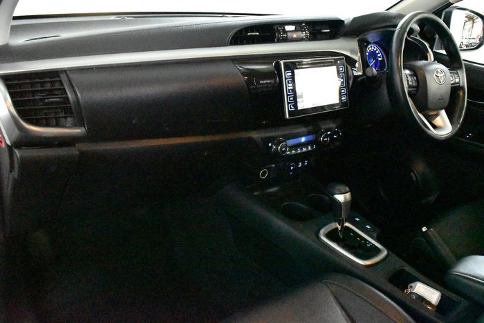 2015 Toyota Hilux SR5