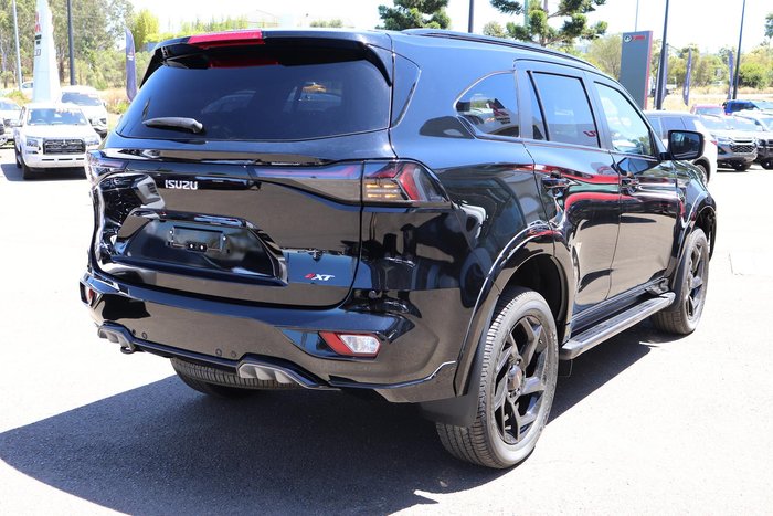 2026 Isuzu MU-X X-TERRAIN