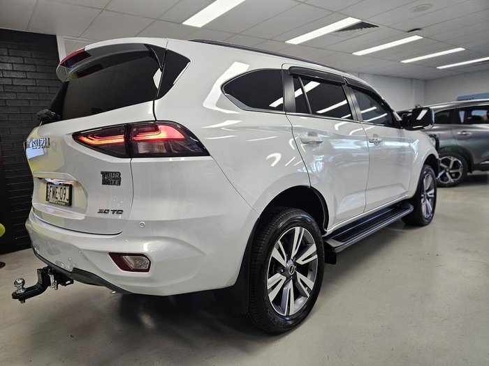 2024 Isuzu MU-X LS-T