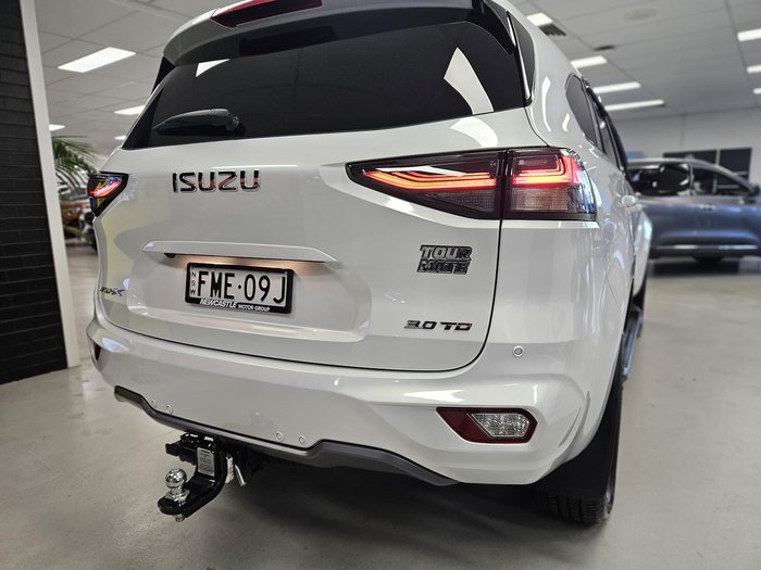 2024 Isuzu MU-X LS-T MY24 4X4 Dual Range Moonstone White