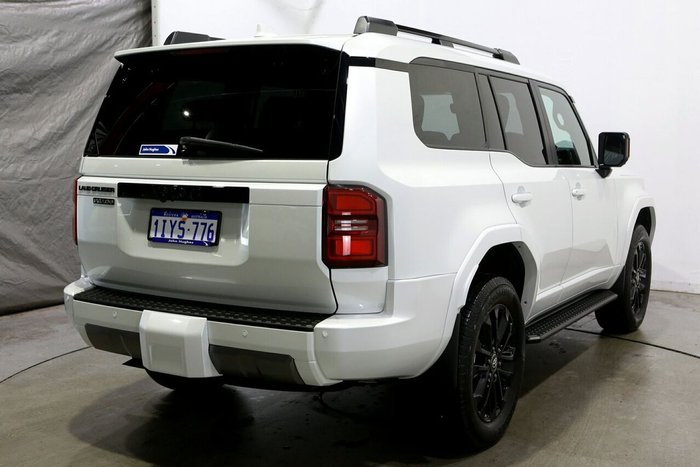2024 Toyota Landcruiser Prado VX