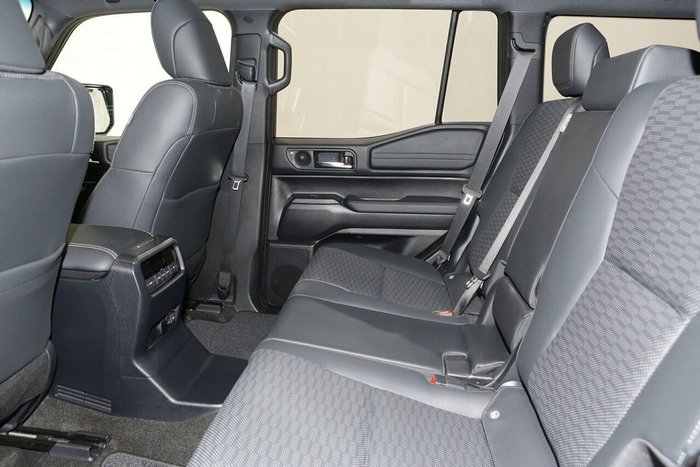 2024 Toyota Landcruiser Prado VX