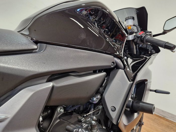 2025 Yamaha YZF-R7LA Black