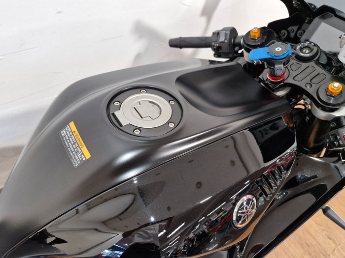 2025 Yamaha YZF-R7LA Black
