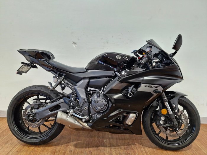 2025 Yamaha YZF-R7LA Black