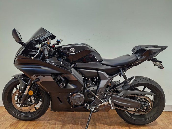 2025 Yamaha YZF-R7LA Black