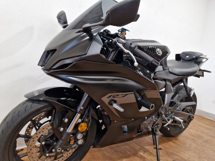 2025 Yamaha YZF-R7LA Black