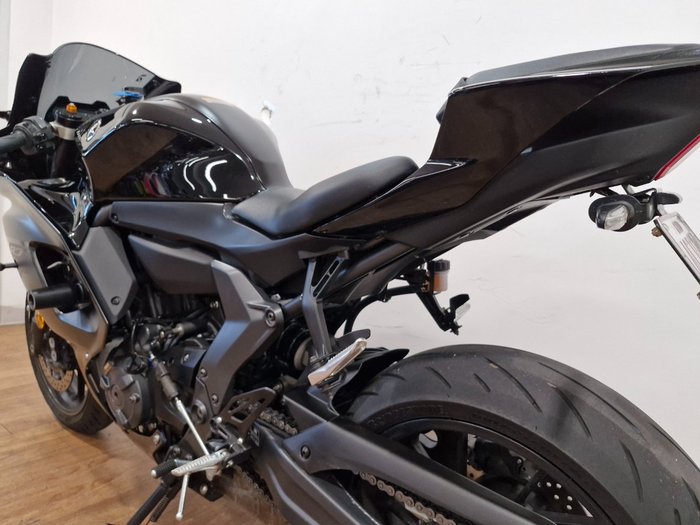 2025 Yamaha YZF-R7LA Black