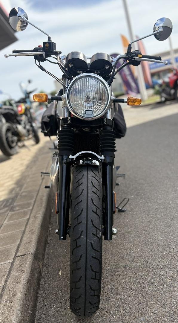2022 Royal Enfield Interceptor 650 Chrome