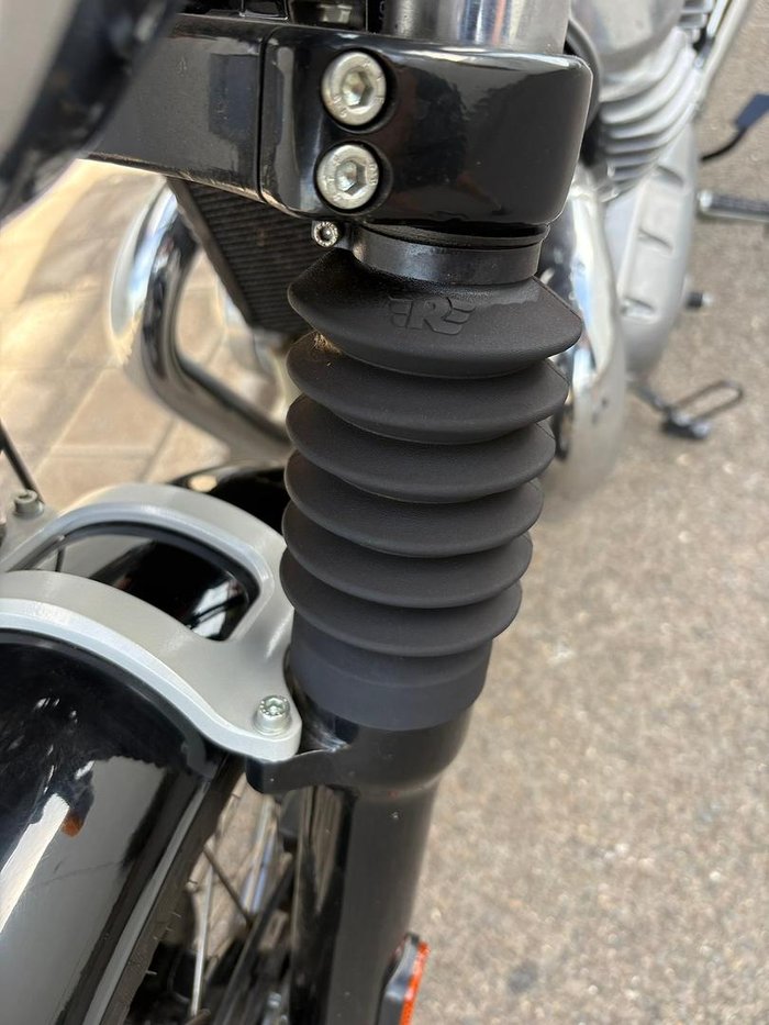 2022 Royal Enfield Interceptor 650 Chrome
