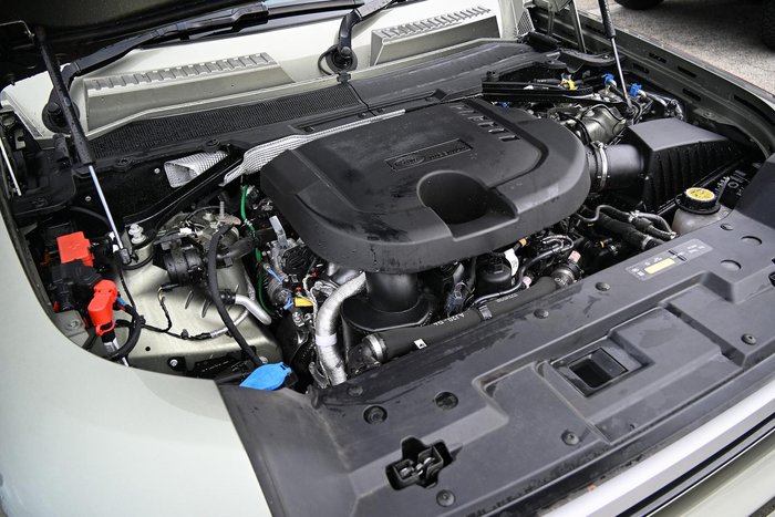 2023 Land Rover Defender 90 D250 S
