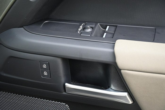 2023 Land Rover Defender 90 D250 S