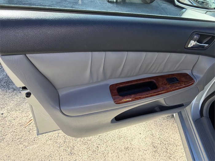 2004 TOYOTA CAMRY AZURA