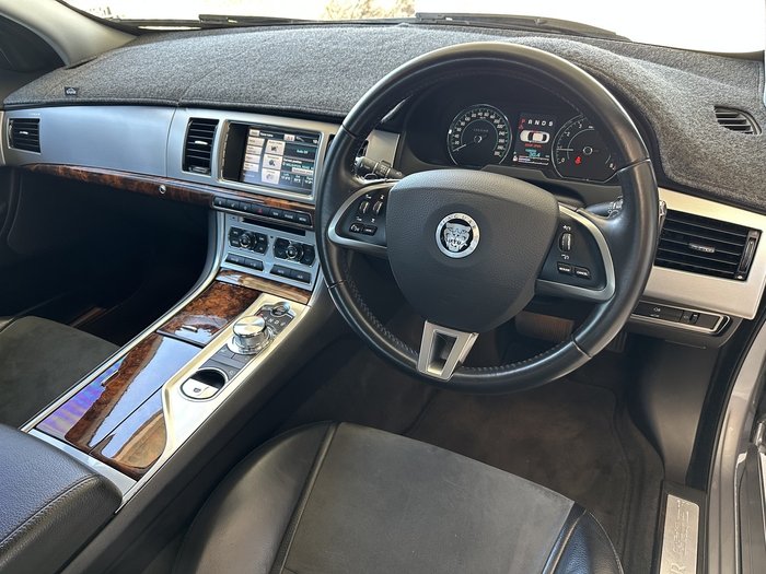 2013 Jaguar XF Luxury