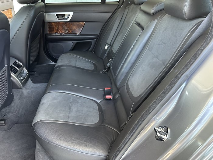 2013 Jaguar XF Luxury