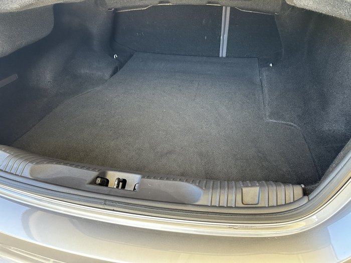 2013 Jaguar XF Luxury