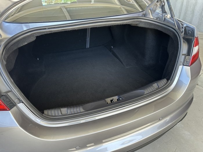 2013 Jaguar XF Luxury