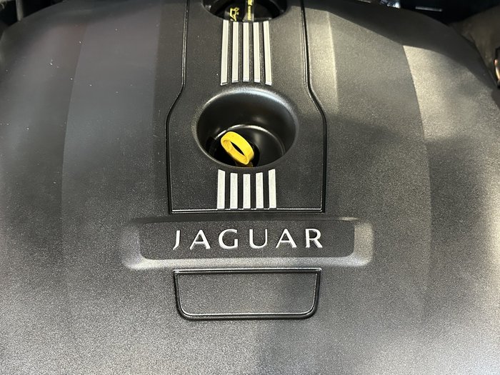 2013 Jaguar XF Luxury