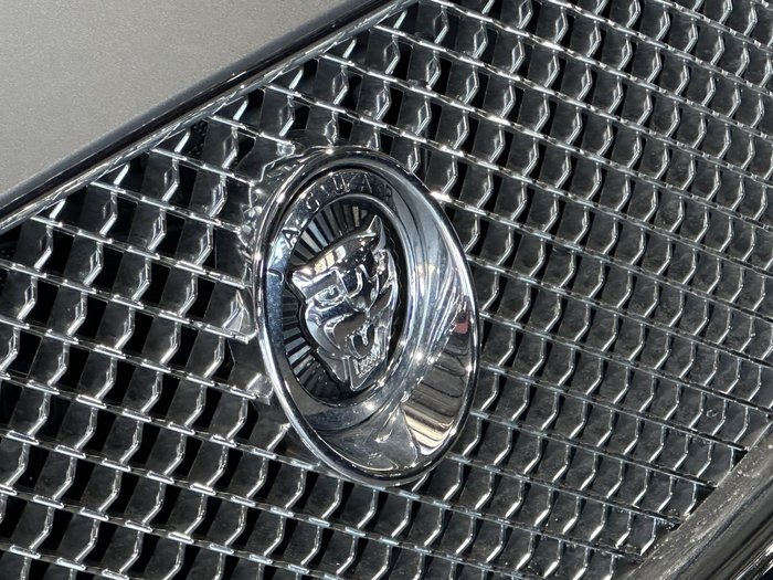 2013 Jaguar XF Luxury