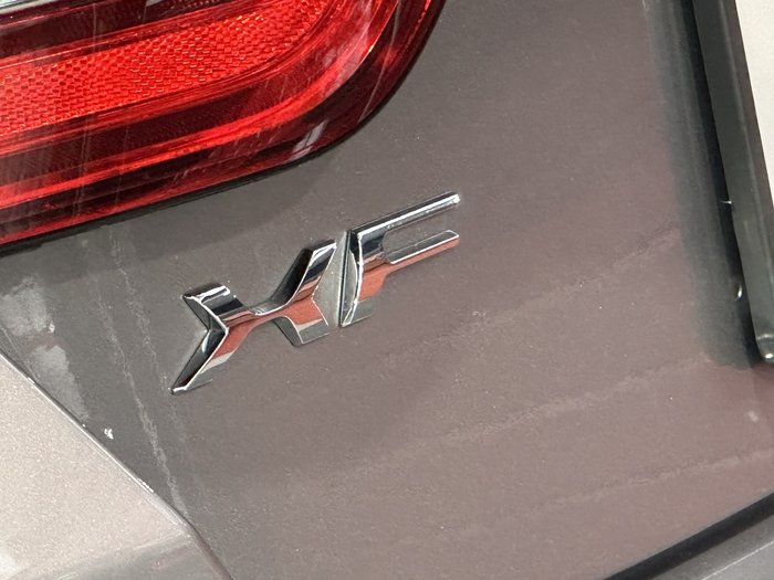 2013 Jaguar XF Luxury