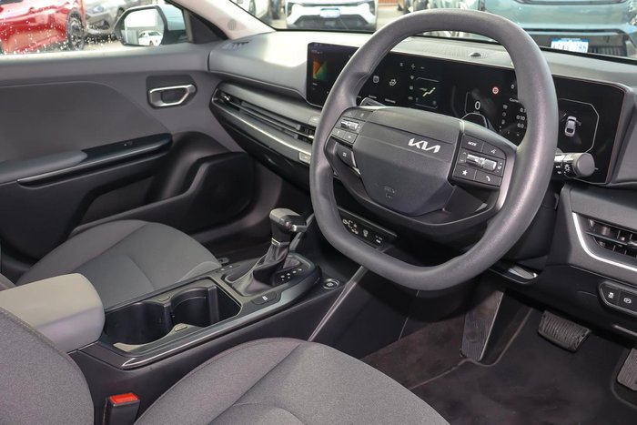 2025 Kia K4 S