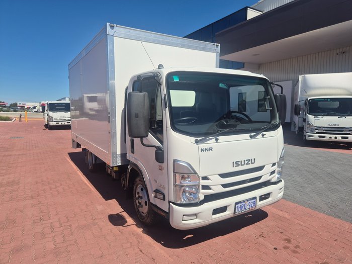 2022 Isuzu Trucks NNR 45 150 AMT Van and Lift