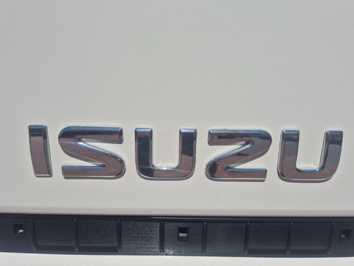 2022 Isuzu Trucks NNR 45 150 AMT Van and Lift