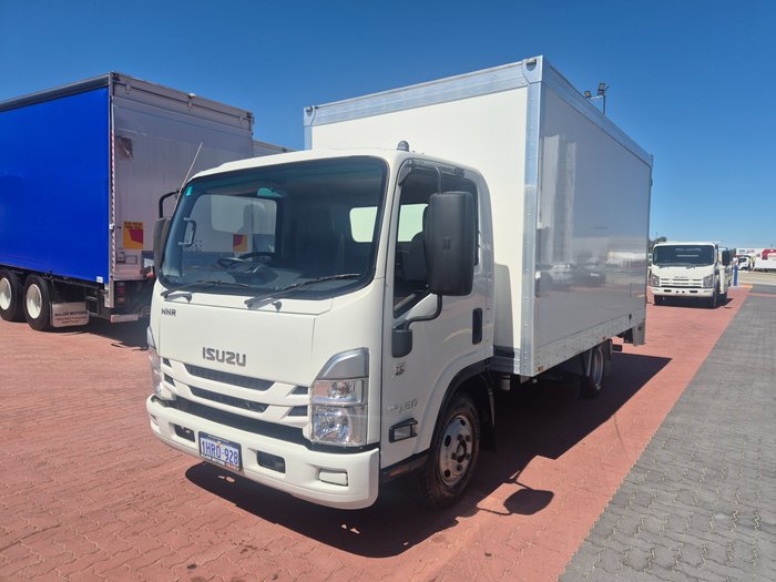 2022 Isuzu Trucks NNR 45 150 AMT Van and Lift