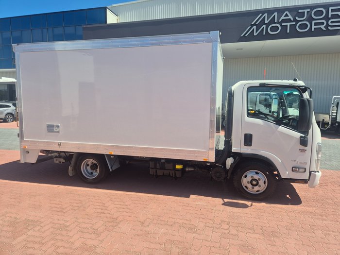 2022 Isuzu Trucks NNR 45 150 AMT Van and Lift