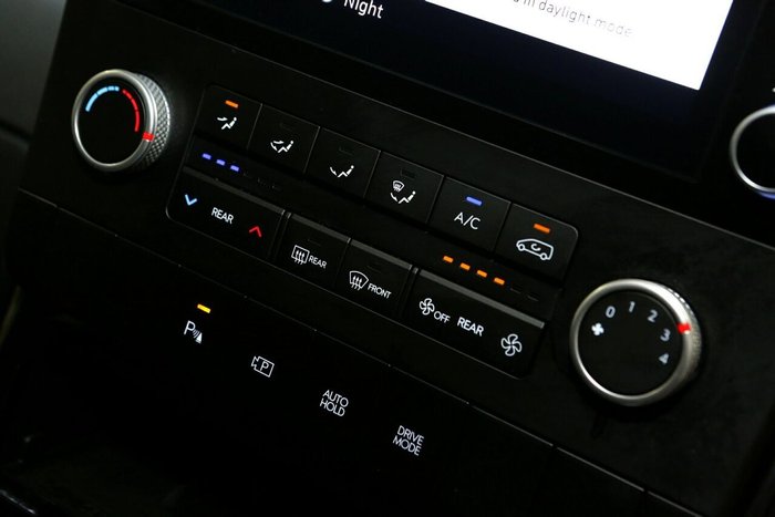 2024 Hyundai STARIA Elite
