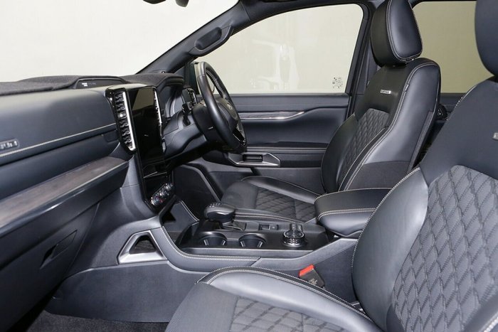 2025 Ford Everest Platinum