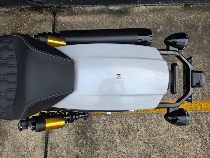 2025 Indian SCOUT 101 LIMITED GHOST WHITE METALLIC