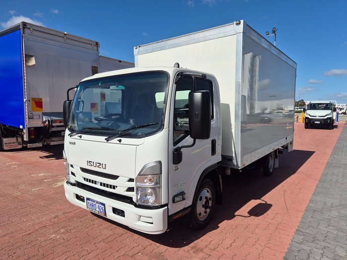 2022 Isuzu Trucks NNR 45 150 AMT Van and Lift