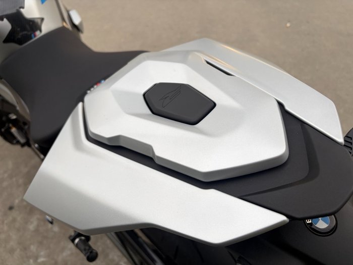 2025 BMW Motorrad M 1000 R COMPETITION White