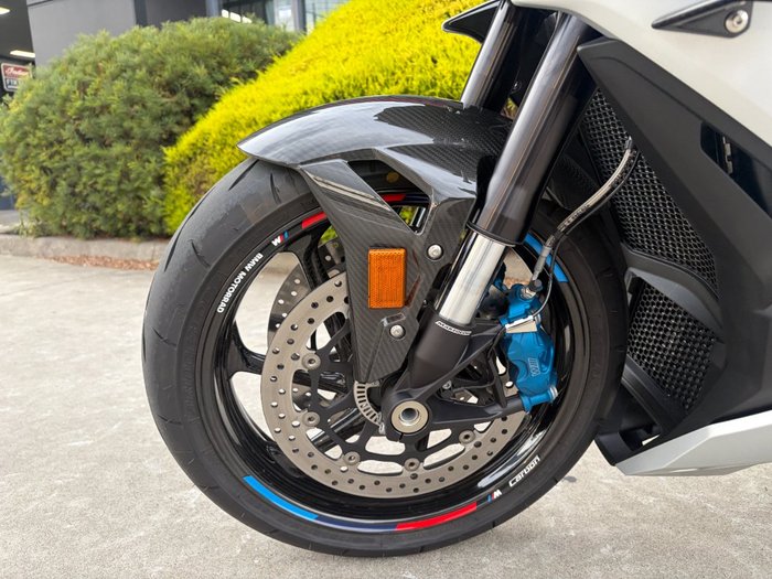 2025 BMW Motorrad M 1000 R COMPETITION White