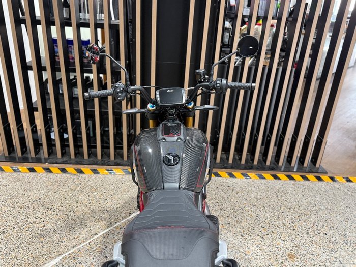 2022 Indian FTR R 1200 CARBON CARBON FIBER