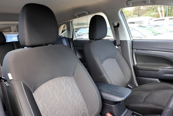 2023 Mitsubishi ASX ES