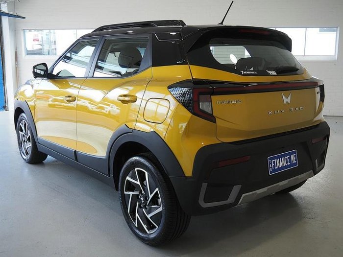 2025 Mahindra XUV3XO AX7L