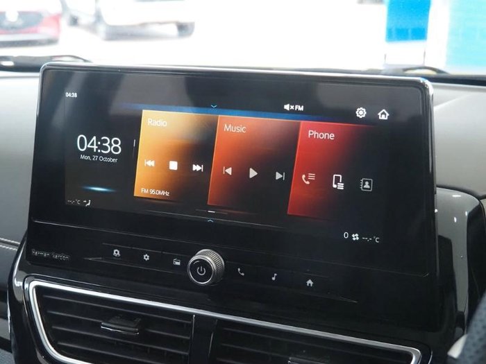 2025 Mahindra XUV3XO AX7L