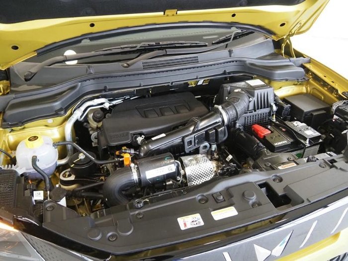 2025 Mahindra XUV3XO AX7L