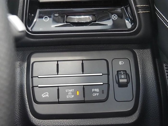 2025 Mahindra XUV3XO AX7L