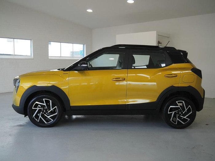 2025 Mahindra XUV3XO AX7L