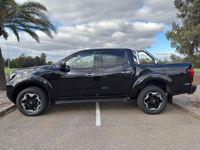 2025 Nissan Navara ST-X