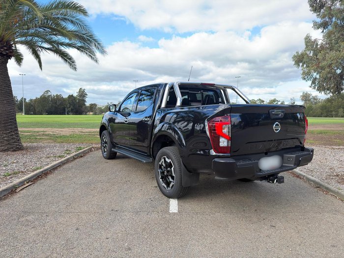 2025 Nissan Navara ST-X