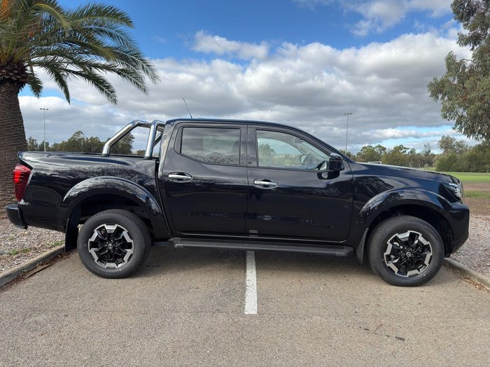 2025 Nissan Navara ST-X