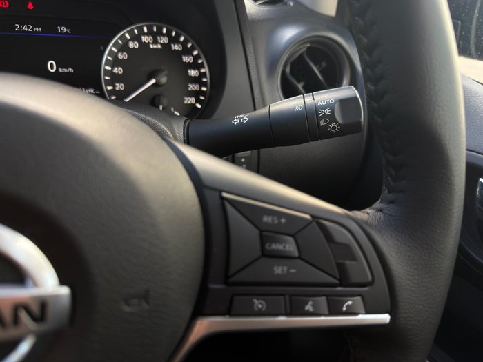 2025 Nissan Navara ST-X