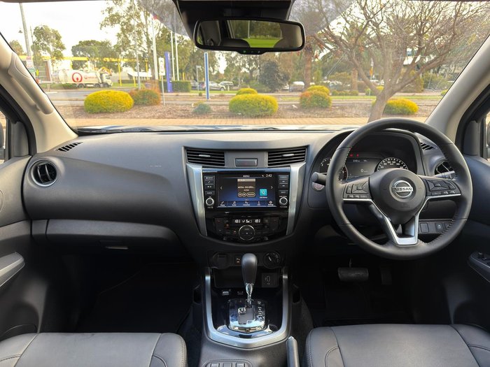 2025 Nissan Navara ST-X
